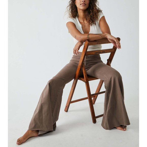 Women's Flared Brown Jeans - Picture 6 of 7